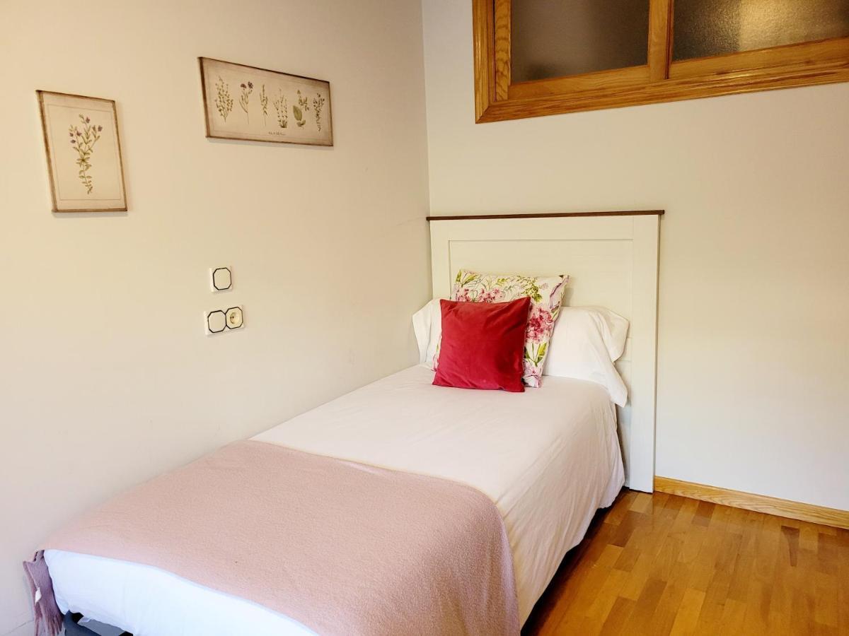 Appartamento Piso con garaje en la entrada del camino portugués San Giacomo di Compostella Esterno foto